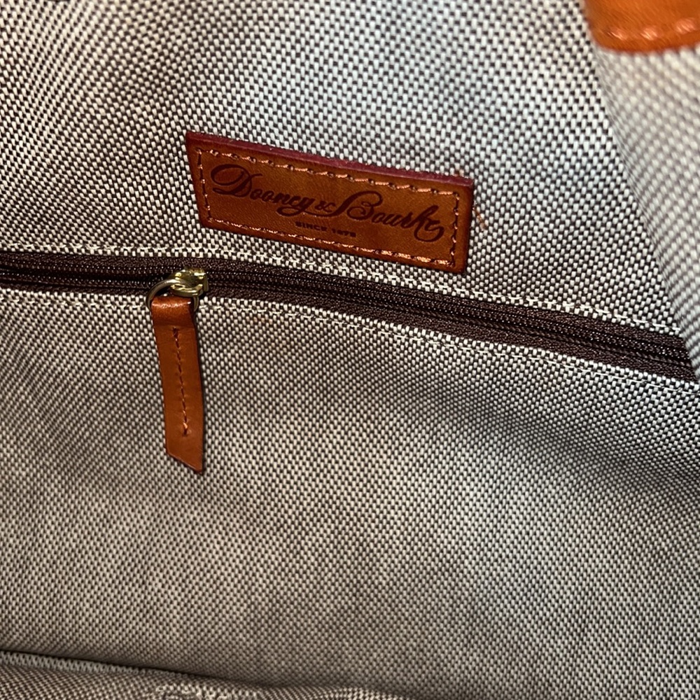 Dooney & bourke - Picture 5 of 6